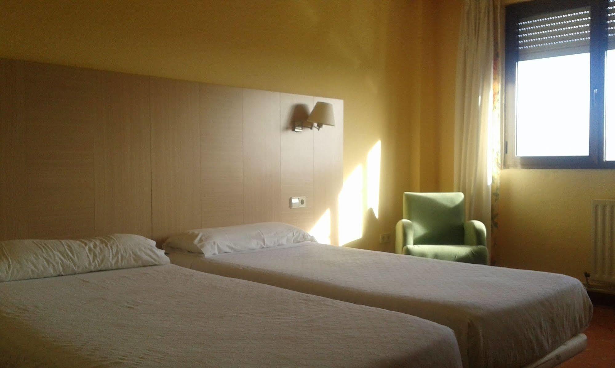 Hotel San Millan Santander Bagian luar foto