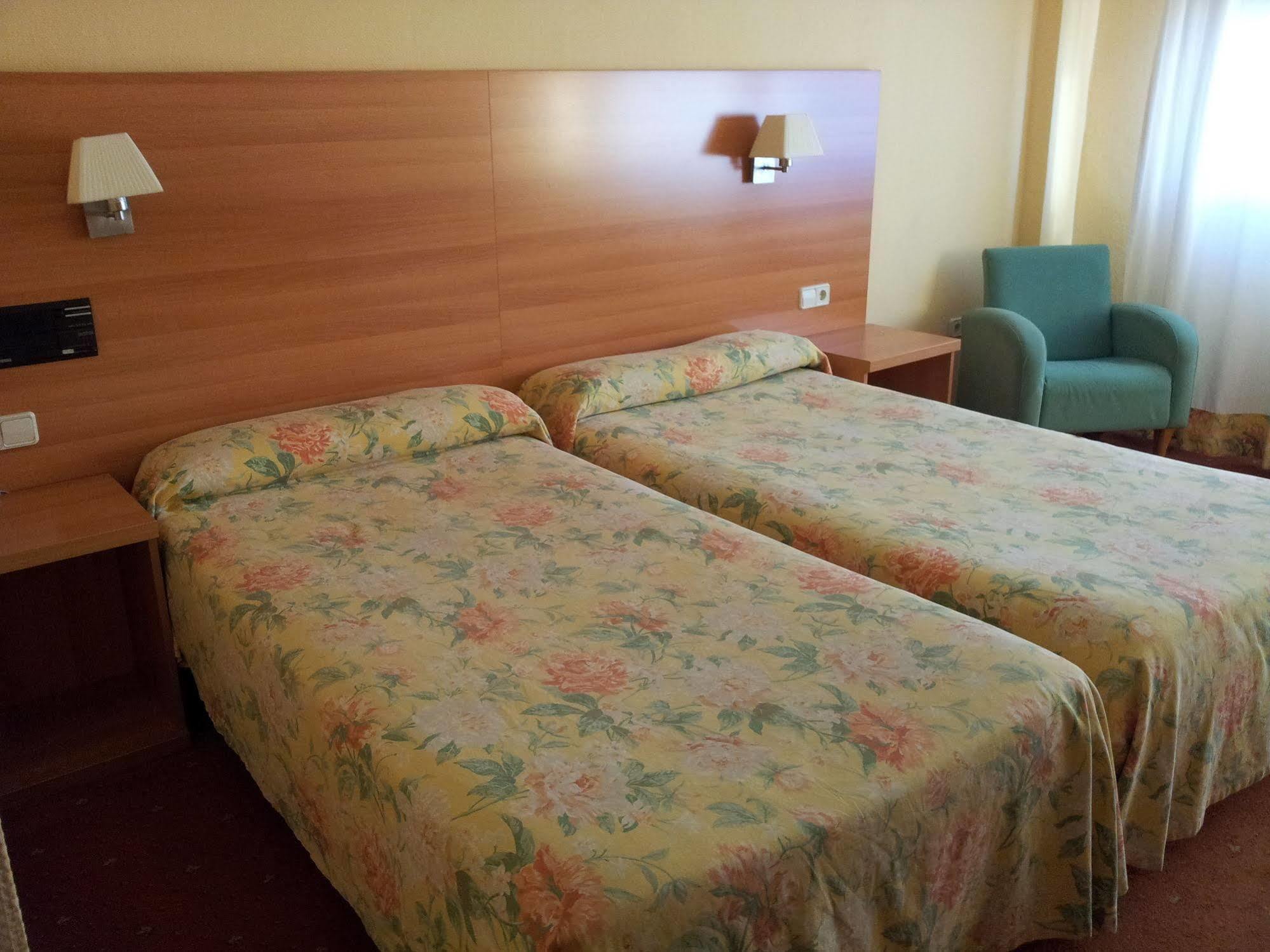 Hotel San Millan Santander Bagian luar foto